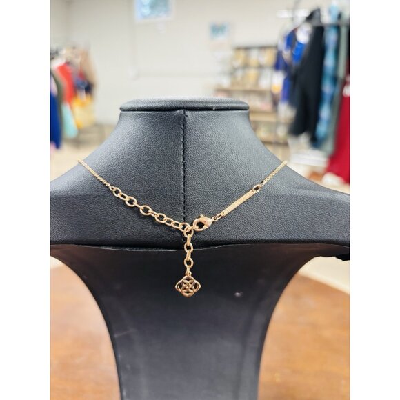 Kendra Scott Leanor Bar Necklace In Rose Gold And White Mother Of Pearl - Picture 3 of 4